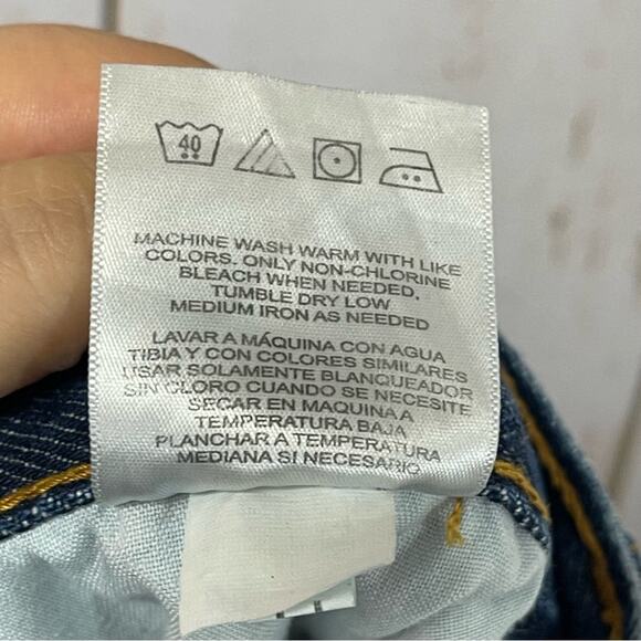 C.E. Schmidt Relaxed Fit Jeans. Size 42X30. In excellent condition! Wear on hem - Picture 6 of 8